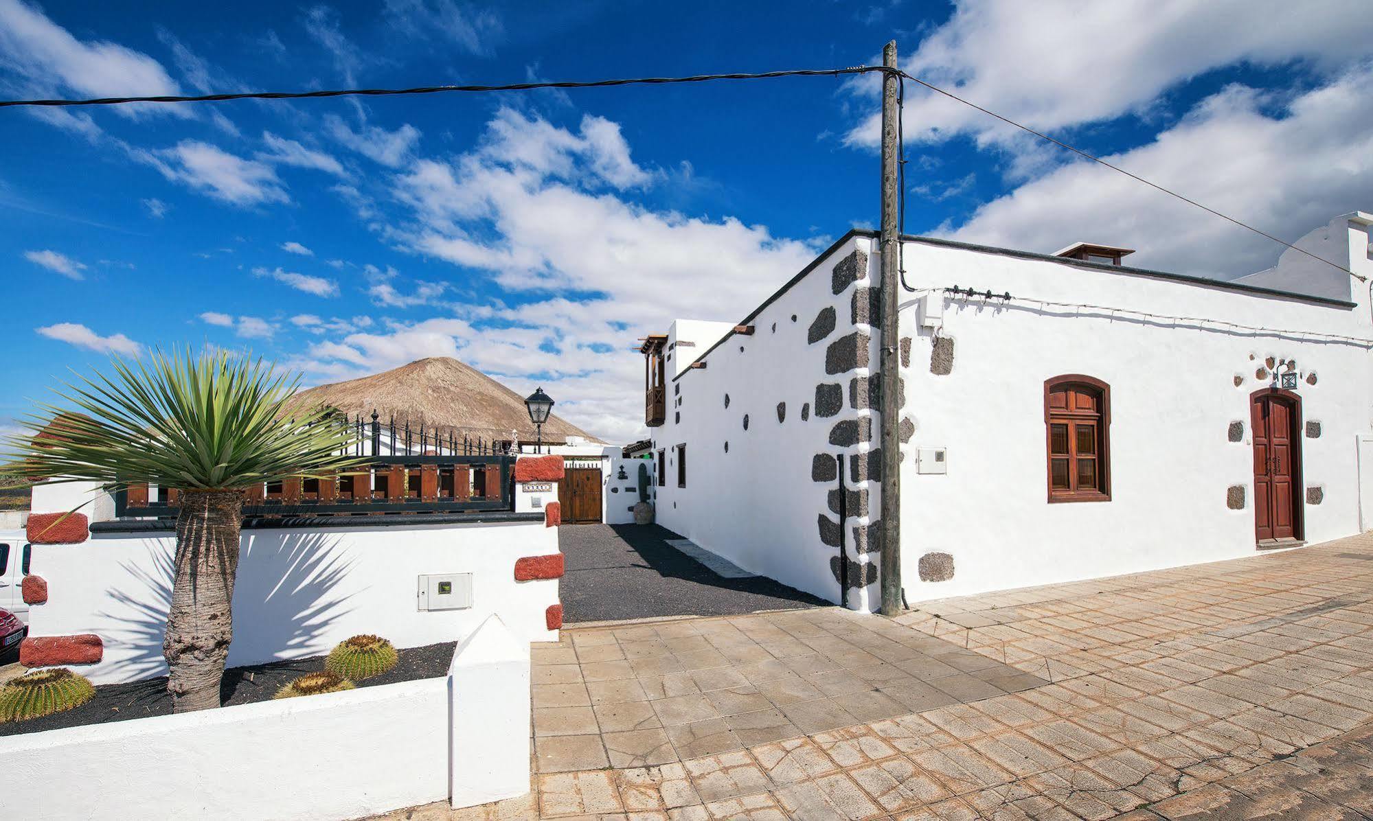 Hostal Casa Emblemática Garaday Lanzarote Tinajo Exterior foto